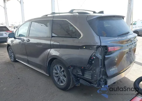 2021 Toyota Sienna Le z USA, uszkodzony, nr VIN 5TDBRKEC0MS073840